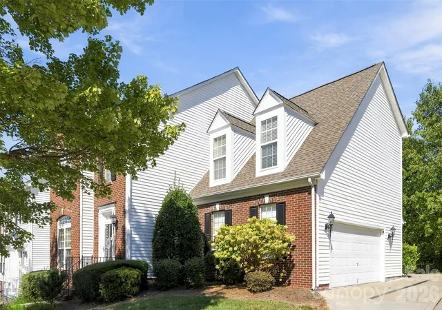 Photo 3 of Townhouse for sale at 14569 Greenpoint Ln, Huntersville, NC 28078 | MLS# 4426848 | Listing updated on 2026-10-04