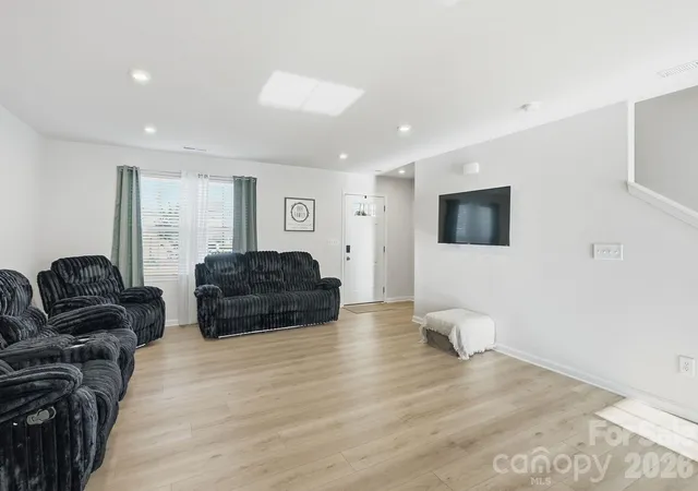 Photo 3 of Single family home for sale at 189 Basildon St, Lancaster, SC 29720 | MLS# 4426857 | Listing updated on 2026-09-29