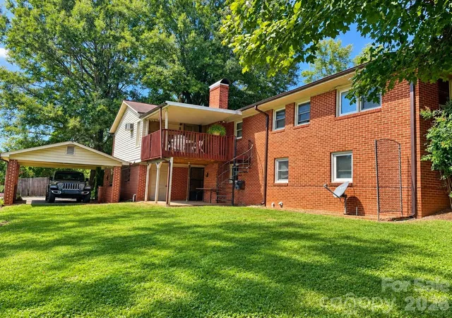 Photo 3 of Single family home for sale at 1270 Amherst Rd, Morganton, NC 28655 | MLS# 4426860 | Listing updated on 2026-10-05