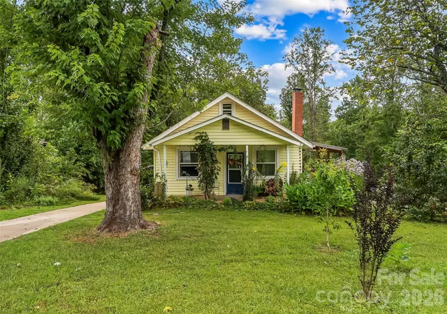 Photo 1 of Single family home for sale at 77 Fair Oaks Dr, Arden, NC 28704 | MLS# 4426861 | Listing updated on 2026-10-03
