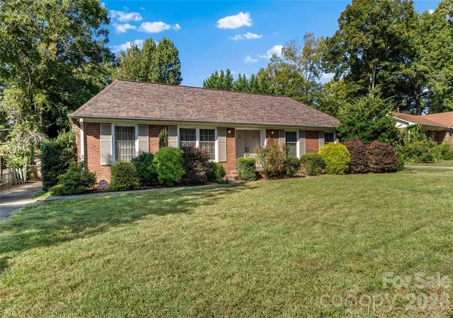 Photo 1 of Single family home for sale at 3103 N Centennial St, High Point, NC 27265 | MLS# 4426868 | Listing updated on 2026-10-11