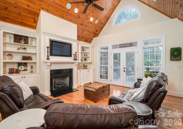 Photo 4 of Single family home for sale at 2750 Arbor Hills Dr, Lincolnton, NC 28092 | MLS# 4426870 | Listing updated on 2026-10-26