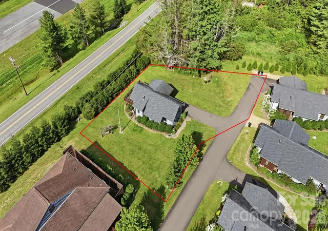 Photo 3 of Single family home for sale at 57 Valley View, Banner Elk, NC 28604 | MLS# 4426874 | Listing updated on 2026-10-07