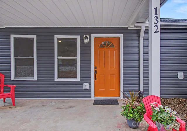 Photo 3 of Single family home for sale at 132 Locust Grv Rd, Weaverville, NC 28787 | MLS# 4426879 | Listing updated on 2026-10-07