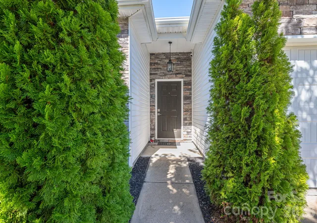 Photo 1 of Single family home for sale at 9012 Avery Meadows Dr, Charlotte, NC 28216 | MLS# 4426885 | Listing updated on 2026-10-16