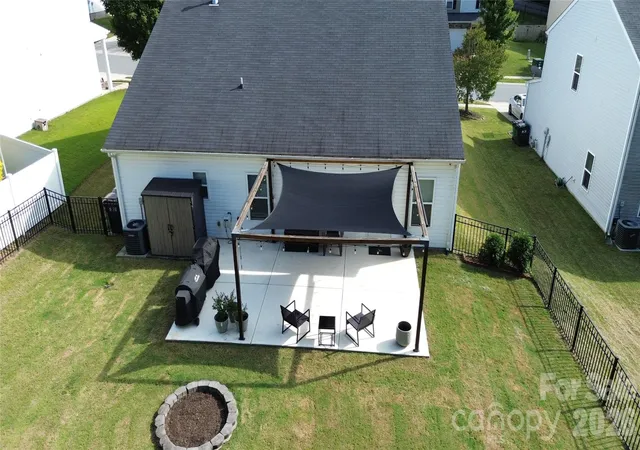 Photo 2 of Single family home for sale at 9012 Avery Meadows Dr, Charlotte, NC 28216 | MLS# 4426885 | Listing updated on 2026-10-16