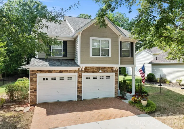 Photo 3 of Single family home for sale at 138 Whitley Mills Rd, Fort Mill, SC 29708 | MLS# 4426887 | Listing updated on 2026-10-17