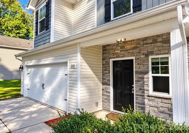 Photo 2 of Single family home for sale at 2647 Dellinger Dr, Charlotte, NC 28269 | MLS# 4426888 | Listing updated on 2026-10-08