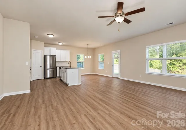 Photo 4 of Single family home for sale at 2647 Dellinger Dr, Charlotte, NC 28269 | MLS# 4426888 | Listing updated on 2026-10-08