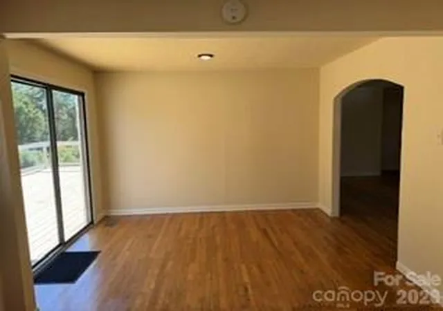 Photo 3 of Single family home for sale at 1110 N Ridge Rd, Hendersonville, NC 28792 | MLS# 4426893 | Listing updated on 2026-09-28