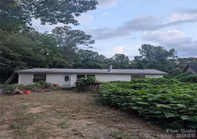 Photo 2 of Single family home for sale at 5732 Daybrook Ct, Stanley, NC 28164 | MLS# 4426897 | Listing updated on 2026-09-25