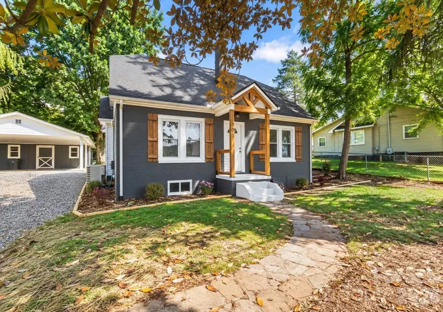 Photo 1 of Single family home for sale at 790 W Tate St, Marion, NC 28752 | MLS# 4426899 | Listing updated on 2026-09-22