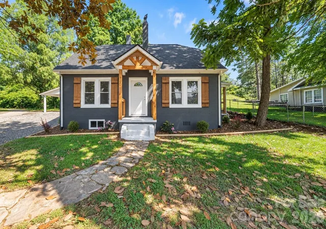 Photo 2 of Single family home for sale at 790 W Tate St, Marion, NC 28752 | MLS# 4426899 | Listing updated on 2026-09-22