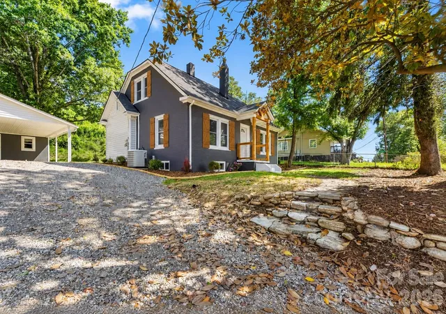 Photo 3 of Single family home for sale at 790 W Tate St, Marion, NC 28752 | MLS# 4426899 | Listing updated on 2026-09-22