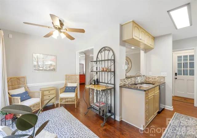 Photo 3 of Single family home for sale at 4701 Dawnridge Dr, Charlotte, NC 28226 | MLS# 4426903 | Listing updated on 2026-10-27