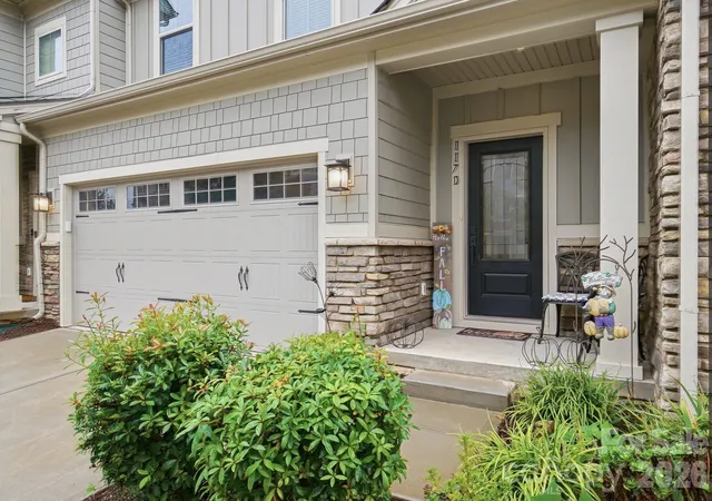 Photo 2 of Single family home for sale at 117 Lanyard Dr #D, Mooresville, NC 28117 | MLS# 4426912 | Listing updated on 2026-09-25