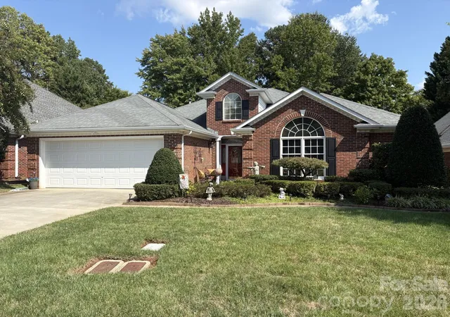 Photo 1 of Single family home for sale at 2972 Heritage Cmns Ln, Gastonia, NC 28054 | MLS# 4426918 | Listing updated on 2026-10-02