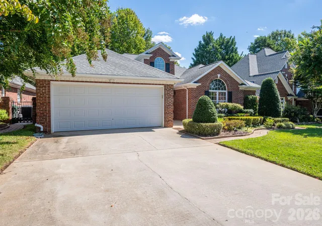 Photo 3 of Single family home for sale at 2972 Heritage Cmns Ln, Gastonia, NC 28054 | MLS# 4426918 | Listing updated on 2026-10-02