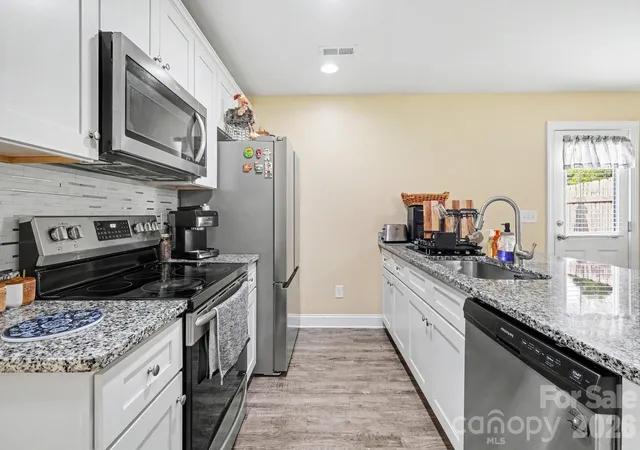 Photo 4 of Single family home for sale at 211 Mccurdy Ave, Albemarle, NC 28001 | MLS# 4426919 | Listing updated on 2026-09-22