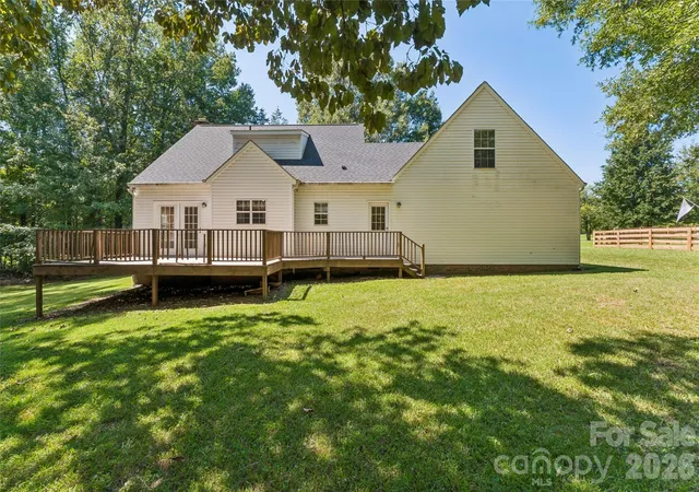 Photo 3 of Sale Pending at 7500 Plott Rd, Charlotte, NC 28215 | MLS# 4426920 | Listing updated on 2026-10-08