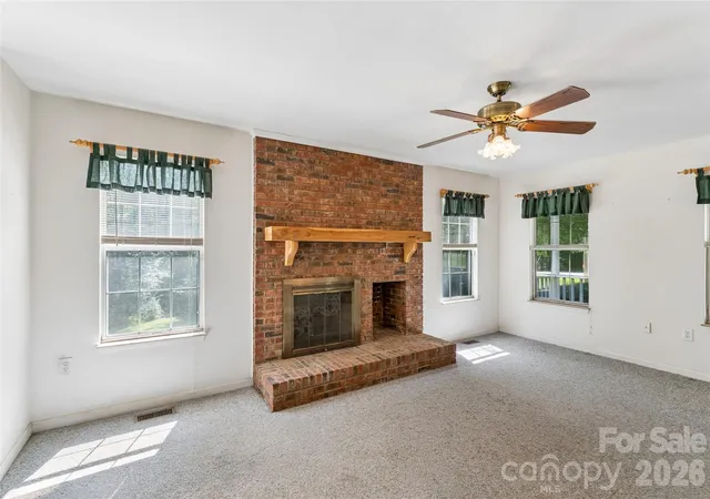 Photo 4 of Sale Pending at 7500 Plott Rd, Charlotte, NC 28215 | MLS# 4426920 | Listing updated on 2026-10-08