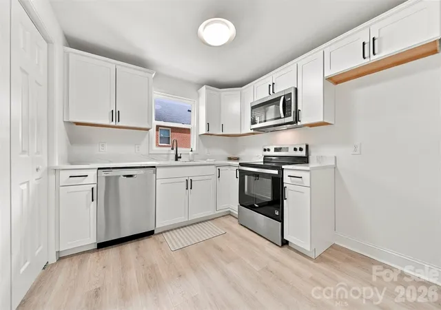 Listing Photo 5 - Condo for sale in building located at 436 N Grn St, Morganton, NC 28655