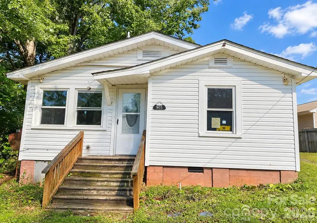 Photo 1 of Single family home for sale at 901 State St #Ext, Marion, NC 28752 | MLS# 4426922 | Listing updated on 2026-10-13
