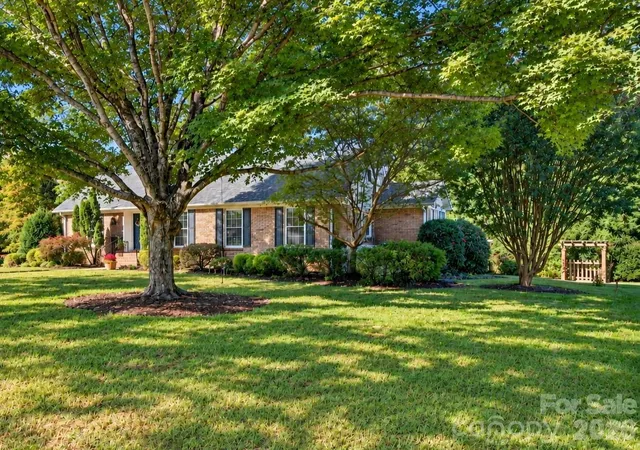 Photo 2 of Single family home for sale at 19916 Floral Ln, Cornelius, NC 28031 | MLS# 4426926 | Listing updated on 2026-10-03