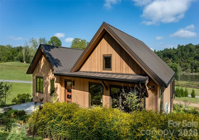 Photo 3 of Single family home for sale at 6 River Run, Asheville, NC 28804 | MLS# 4426927 | Listing updated on 2026-09-25
