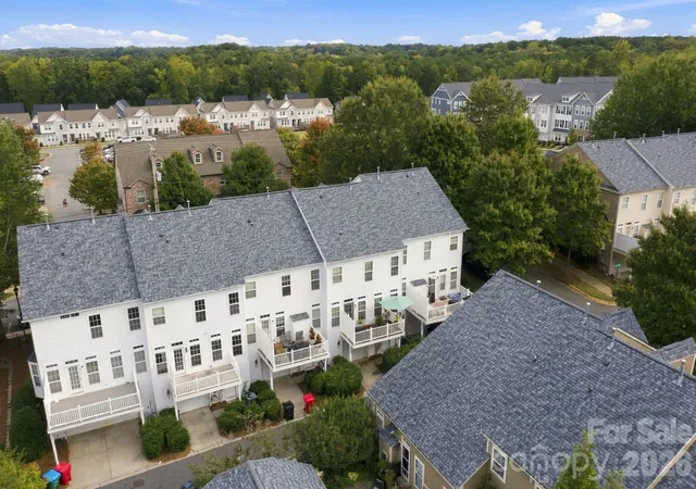 Photo 3 of Townhouse for sale at 409 Armour St, Davidson, NC 28036 | MLS# 4426934 | Listing updated on 2026-10-09