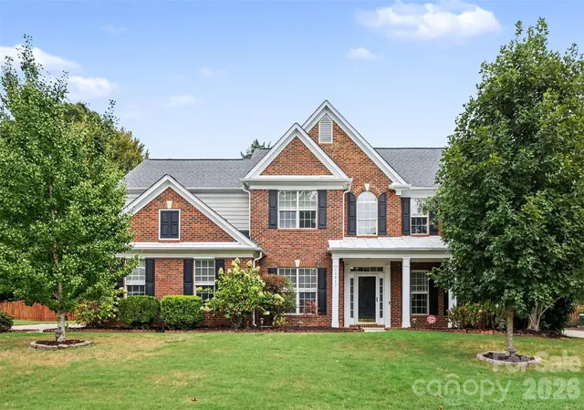 Photo 1 of Single family home for sale at 11027 Knight Castle Dr, Charlotte, NC 28277 | MLS# 4426935 | Listing updated on 2026-10-01