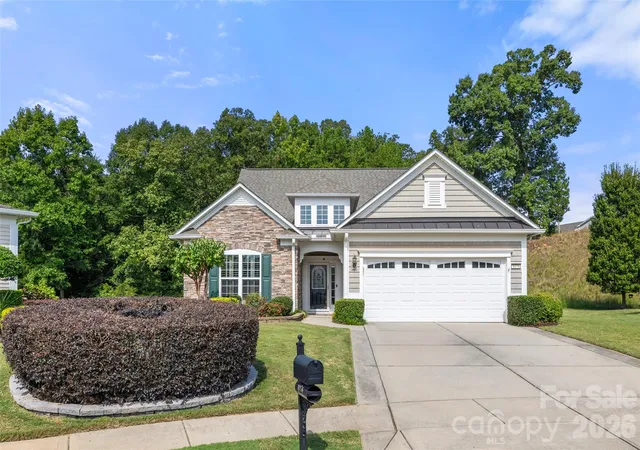 Photo 2 of Single family home for sale at 1076 Fants Grv Ln, Fort Mill, SC 29707 | MLS# 4426936 | Listing updated on 2026-09-27