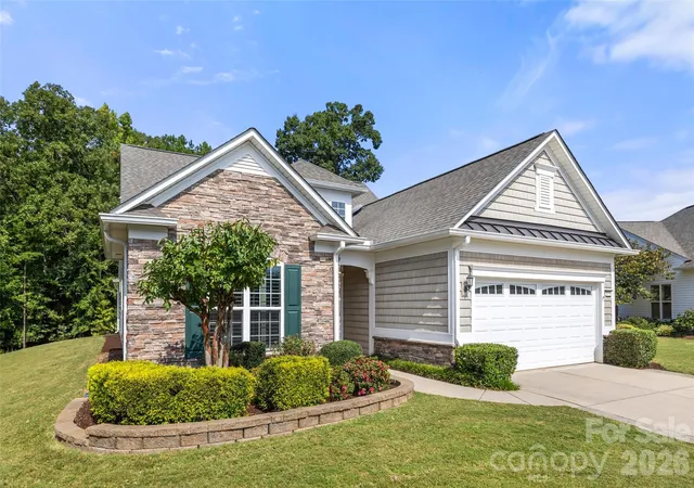 Photo 3 of Single family home for sale at 1076 Fants Grv Ln, Fort Mill, SC 29707 | MLS# 4426936 | Listing updated on 2026-09-27