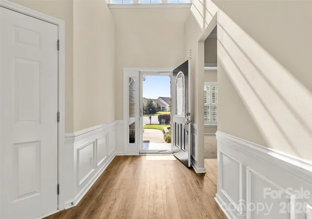 Photo 3 of Single family home for sale at 1076 Fants Grv Ln, Fort Mill, SC 29707 | MLS# 4426936 | Listing updated on 2026-09-27