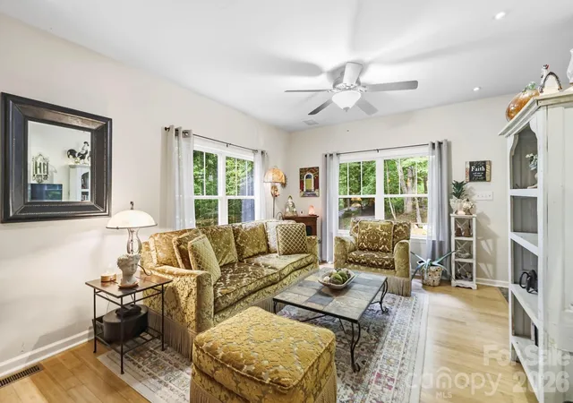Photo 3 of Single family home for sale at 11 Old Patton Hl Rd, Swannanoa, NC 28778 | MLS# 4426946 | Listing updated on 2026-09-30