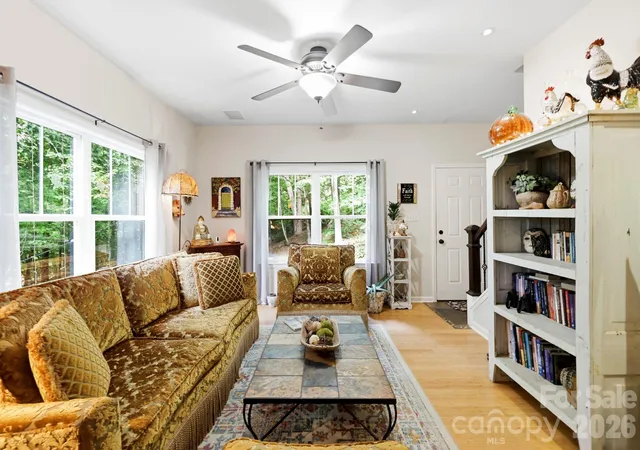 Photo 4 of Single family home for sale at 11 Old Patton Hl Rd, Swannanoa, NC 28778 | MLS# 4426946 | Listing updated on 2026-09-30