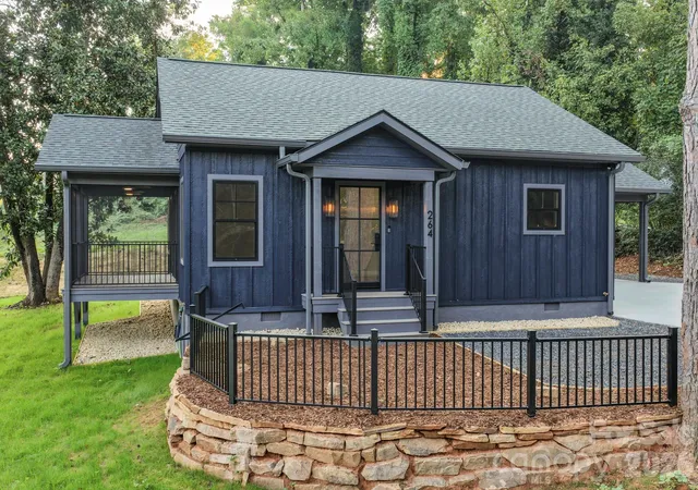 Photo 1 of Single family home for sale at 264 Elm St, Rutherfordton, NC 28139 | MLS# 4426947 | Listing updated on 2026-09-22