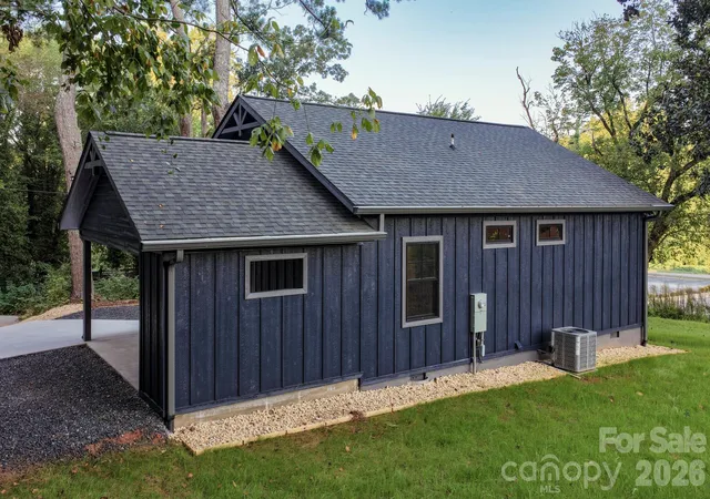 Photo 4 of Single family home for sale at 264 Elm St, Rutherfordton, NC 28139 | MLS# 4426947 | Listing updated on 2026-09-22