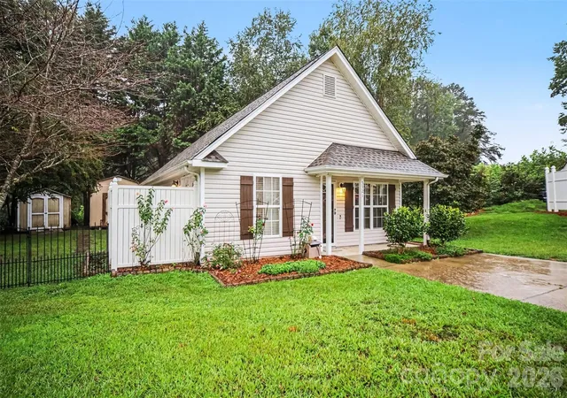 Photo 2 of Single family home for sale at 5321 Park Pl Dr, Dallas, NC 28034 | MLS# 4426948 | Listing updated on 2026-09-26
