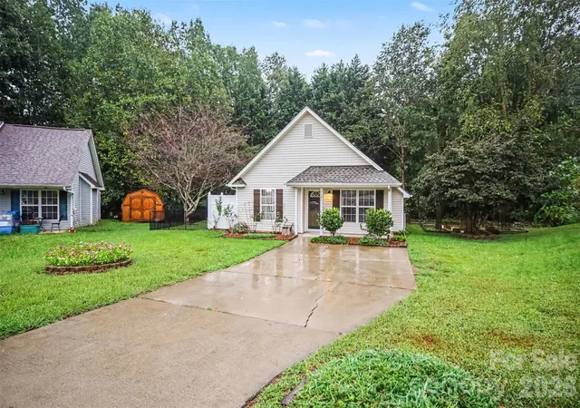 Photo 4 of Single family home for sale at 5321 Park Pl Dr, Dallas, NC 28034 | MLS# 4426948 | Listing updated on 2026-09-26