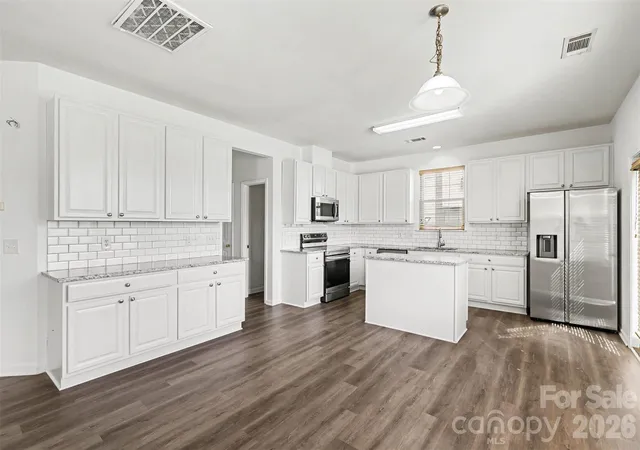 Photo 3 of Single family home for sale at 1530 Big Leaf Dr, Charlotte, NC 28262 | MLS# 4426949 | Listing updated on 2026-10-07