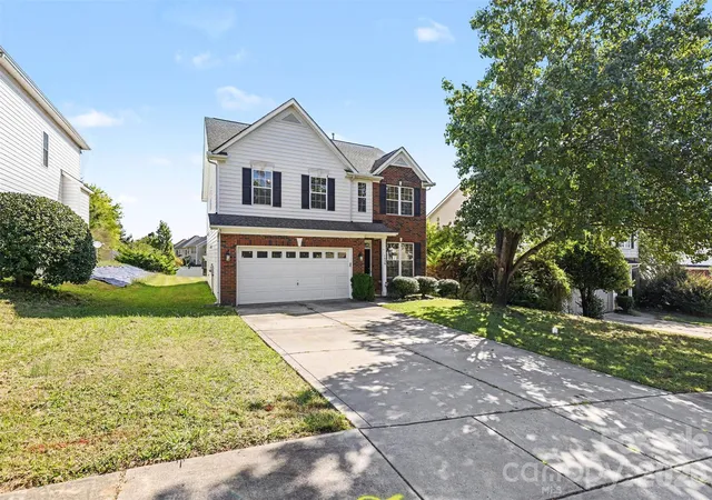 Photo 1 of Single family home for sale at 1530 Big Leaf Dr, Charlotte, NC 28262 | MLS# 4426949 | Listing updated on 2026-10-01