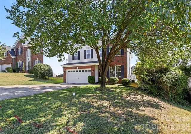 Photo 2 of Single family home for sale at 1530 Big Leaf Dr, Charlotte, NC 28262 | MLS# 4426949 | Listing updated on 2026-10-01