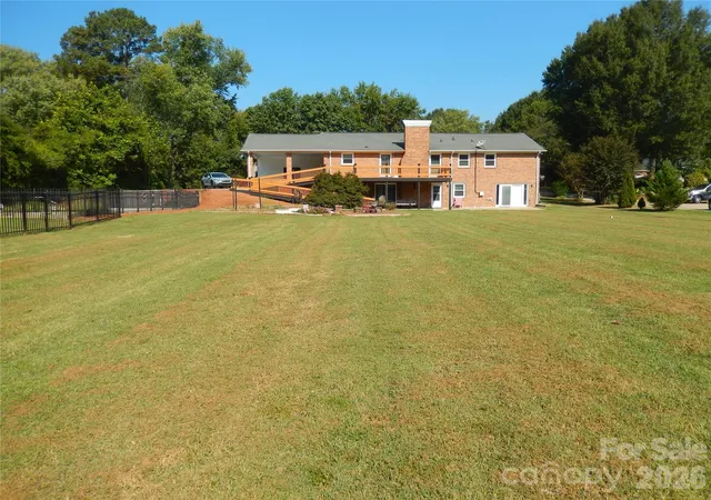 Photo 3 of Single family home for sale at 6700 Pine Lake Ln, Mint Hill, NC 28227 | MLS# 4426952 | Listing updated on 2026-09-23