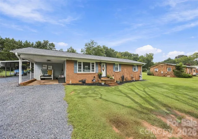Photo 1 of Single family home for sale at 1207 Scenic Dr, Shelby, NC 28150 | MLS# 4426959 | Listing updated on 2026-10-08