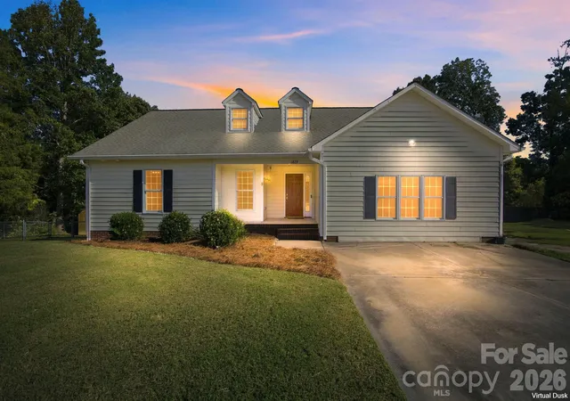 Photo 1 of Single family home for sale at 1829 Kenmore Dr, Statesville, NC 28625 | MLS# 4426962 | Listing updated on 2026-09-22