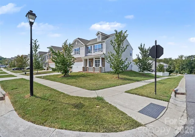 Photo 2 of Single family home for sale at 10631 Bradstreet Cmns Way, Charlotte, NC 28215 | MLS# 4426971 | Listing updated on 2026-09-30