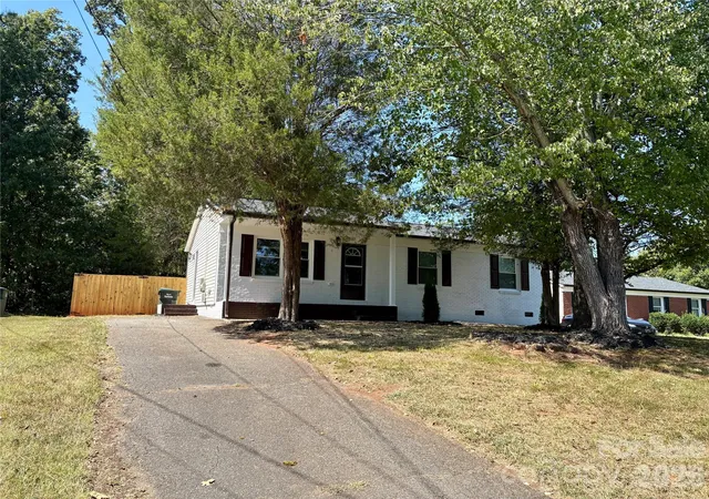 Photo 1 of Sale Pending at 667 Kilborne Dr, Gastonia, NC 28052 | MLS# 4426977 | Listing updated on 2026-10-01