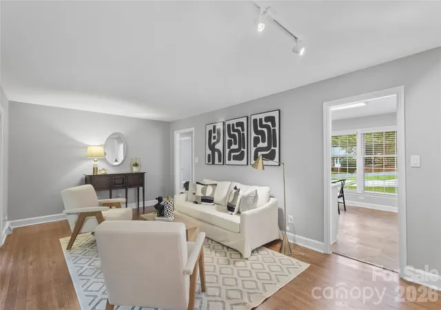 Photo 4 of Sale Pending at 6623 Brookcrest Dr, Charlotte, NC 28210 | MLS# 4426988 | Listing updated on 2026-09-30