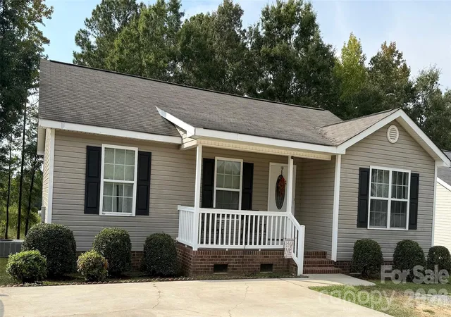 Photo 1 of Sale Pending at 2051 E Park Dr, Lancaster, SC 29720 | MLS# 4426997 | Listing updated on 2026-10-08